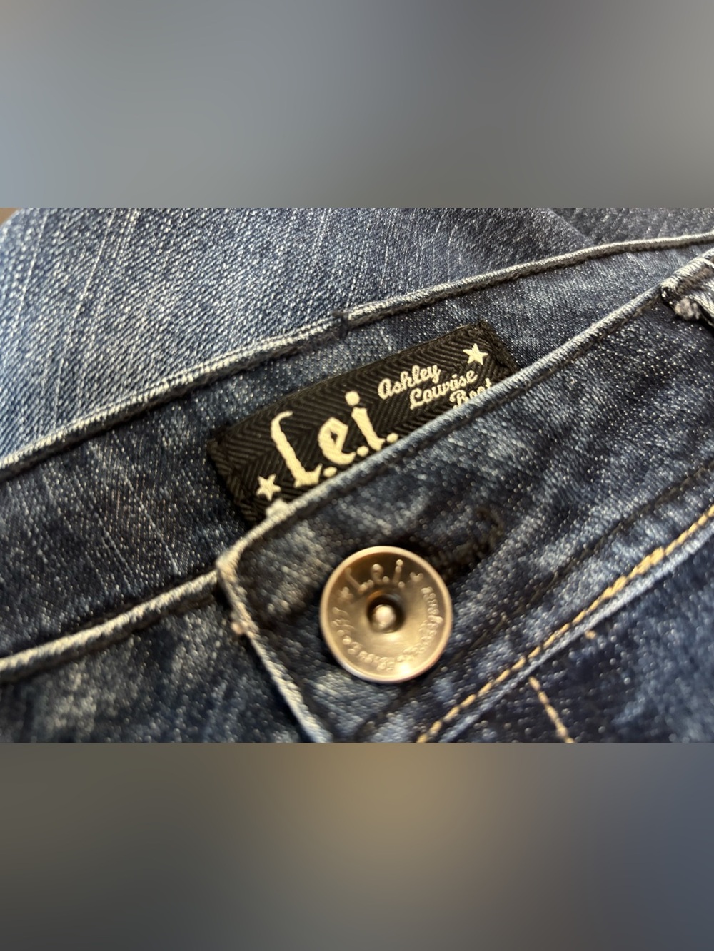 Lei Lowrise Bootcut Classic Light Wash Size 13 EPC - Picture 5 of 6